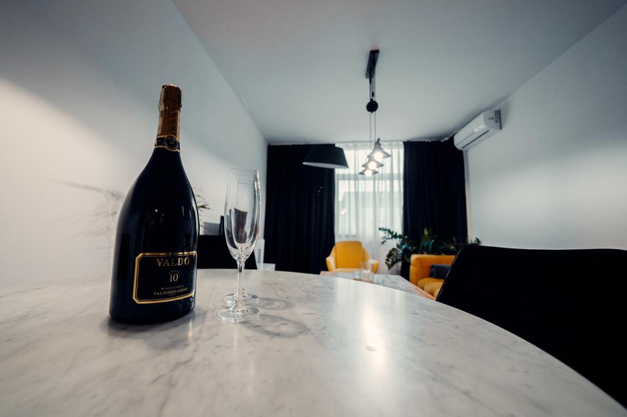 Tiffany Apartment Hotel ブラチスラヴァ エクステリア 写真